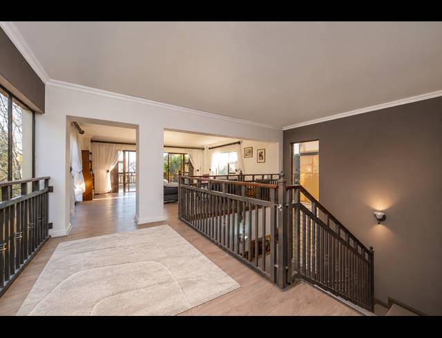 6 BEDROOM FREEHOLD FOR SALE IN ROBIN HILLS